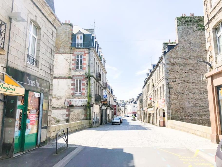 Nouveau ** Le Raffine Au Coeur De Guingamp ** Parking 외부 사진