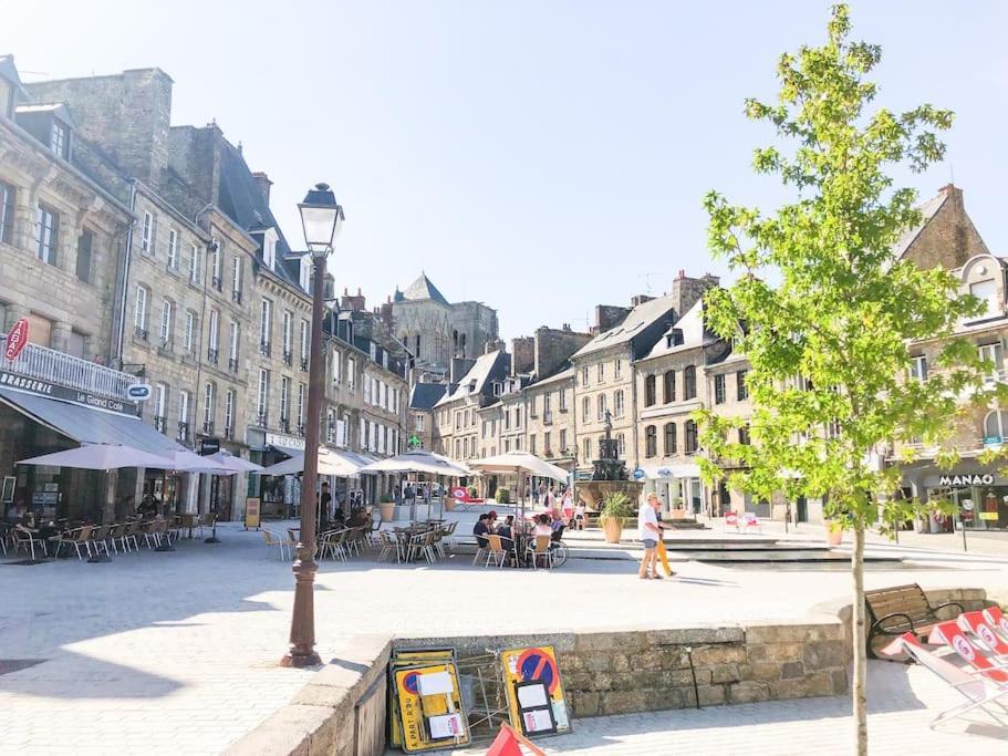 Nouveau ** Le Raffine Au Coeur De Guingamp ** Parking 외부 사진
