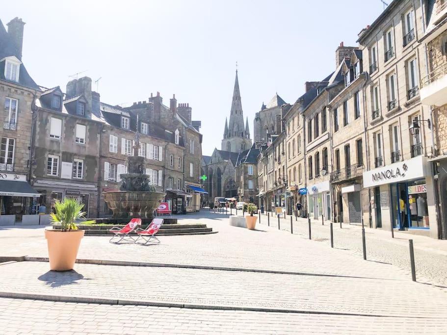 Nouveau ** Le Raffine Au Coeur De Guingamp ** Parking 외부 사진